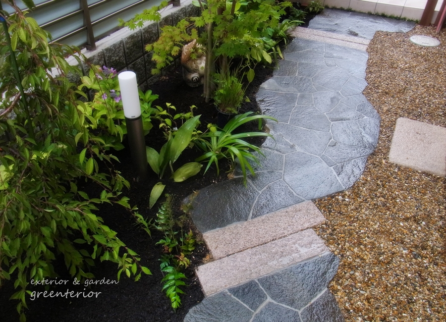 ガーデンリフォーム　鉄平石の和庭とアン…