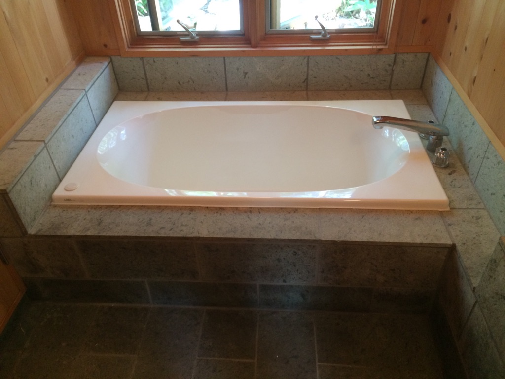 御影石のお風呂場にｌｉｘｉｌの人大浴槽をいれました 一戸建て リフォーム事例 Lixilリフォームネット