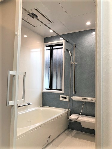 浴室・洗面所リフォーム／浴室はTOTOシンラ1717サイズを設置。TOTOノコリーユECOを設置して洗濯水を節水。